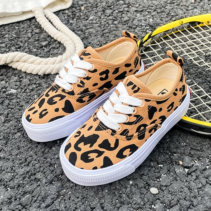 Lace up shoes